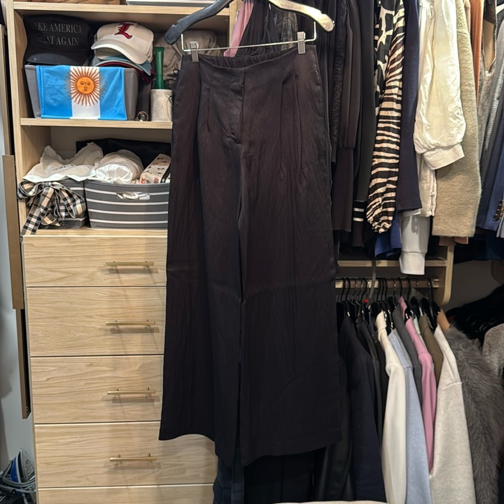 Wide leg, high rise, basic black comfy pants from Zara